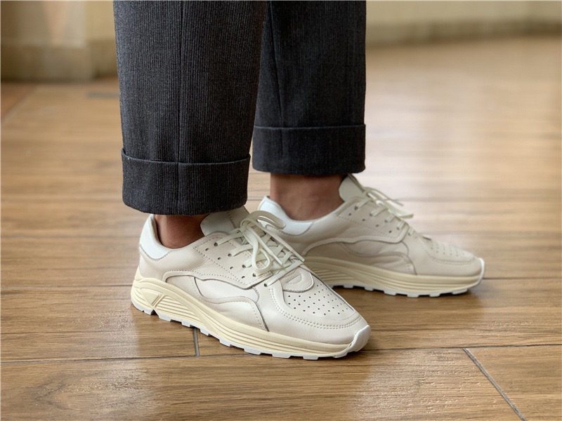 Mens Fashion Week - Yuvarlak burunlu bağcıklı rahat beyaz kalın
